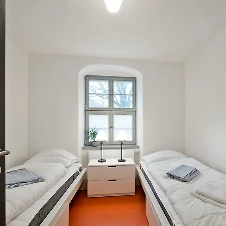 Hotel Ferienwohnung Am Brandenburger Dom 3*